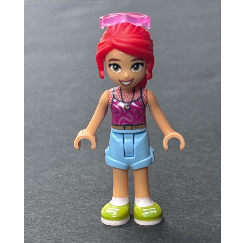 LEGO Friends Mia Mini-Doll Red Hair Pink Sunglasses Magenta Top Blue Shorts - Picture 1 of 4
